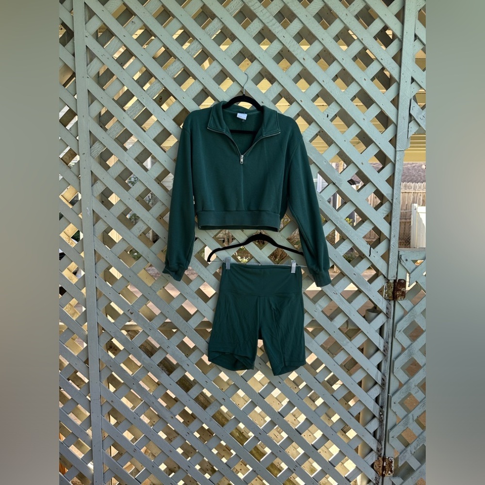 Aritzia tan fleece set
